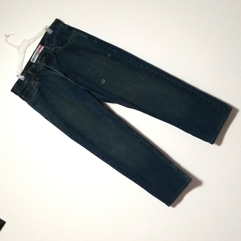 Relaxed fit Denizen (Levi's) jeans